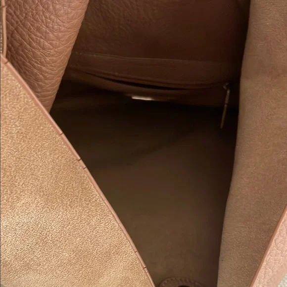 Elegant Tan Leather Women's Bag - Picture 4 of 6